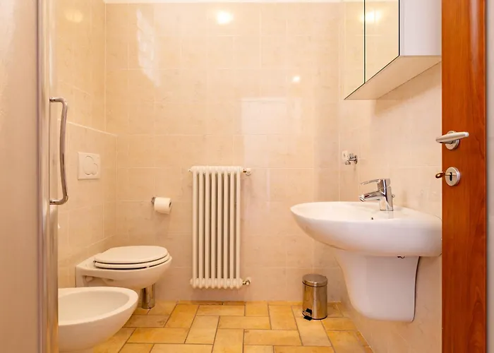 Lory, Apartment Domaso