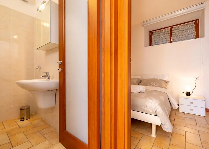 아파트 Lory, 도마소